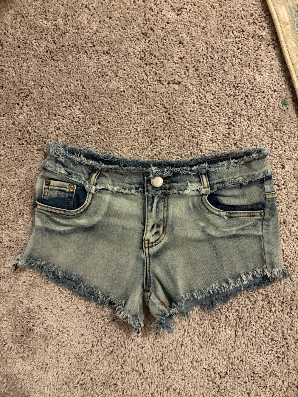 Women’s Frayed Hem Denim Short Shorts - Light Blue - Size Medium